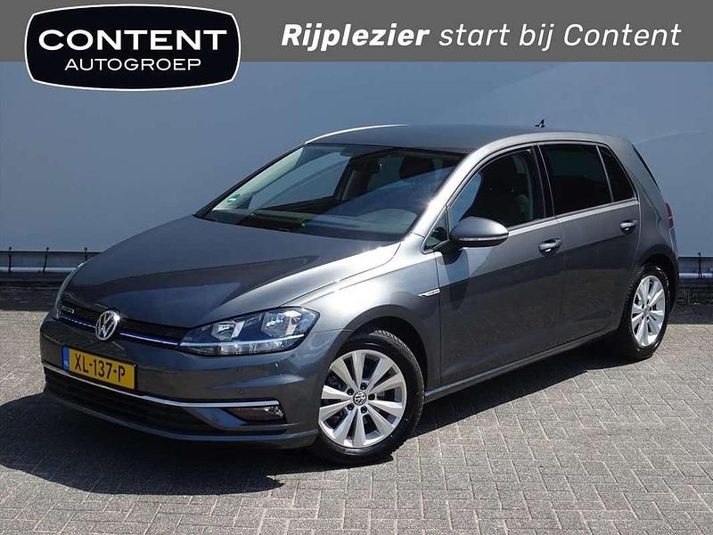 Grijs Gebruikt 2019 VW Golf VII Comfortline Hatchback | € 17.940 (Eerlijke prijs) - Afbeelding 1/4