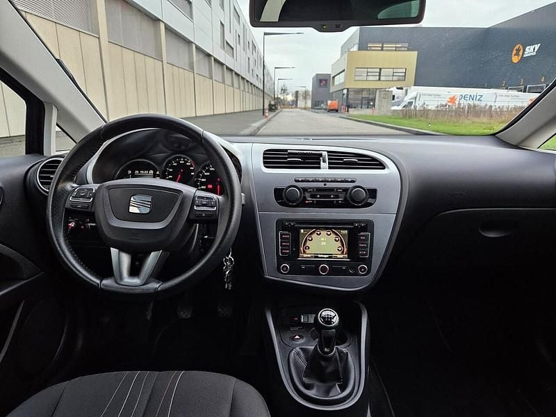 Zwart Gebruikt 2013 Seat Leon Copa Hatchback | € 6.500 (Goede deal) - Afbeelding 1/4