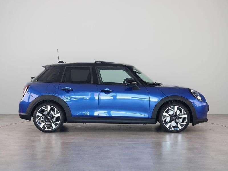 Occasion Mini Cooper Classic 156 PK (114 kW) 2024 Blauw Hatchback