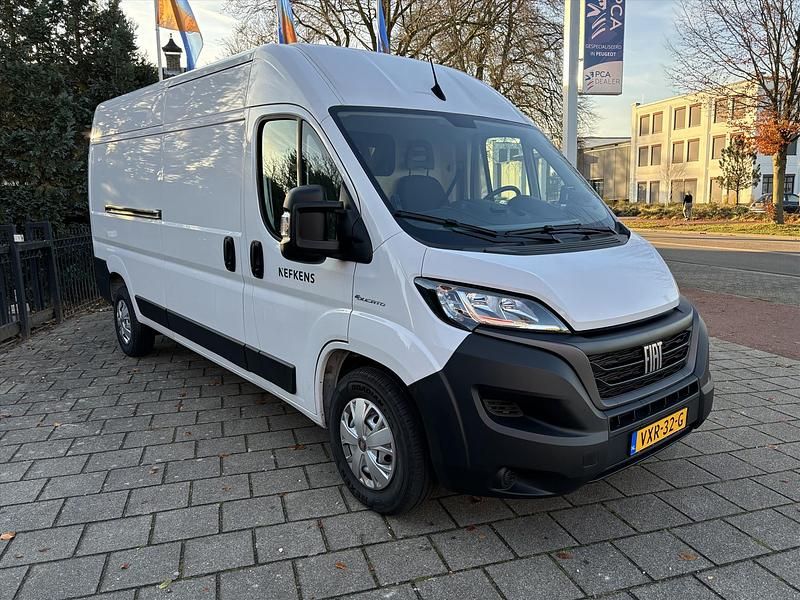 Wit Occasion 2023 Fiat Ducato Van | € 27.500 - Afbeelding 1/4