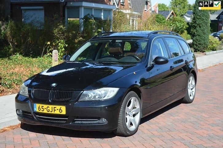 Zwart Gebruikt 2008 BMW 325 Executive Stationwagen | € 8.995 (Iets duurder) - Afbeelding 1/4