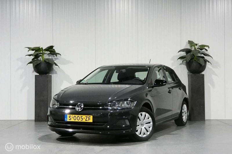 Grijs Gebruikt 2018 VW Polo Trendline Hatchback | € 9.999 (Iets duurder) - Afbeelding 1/4