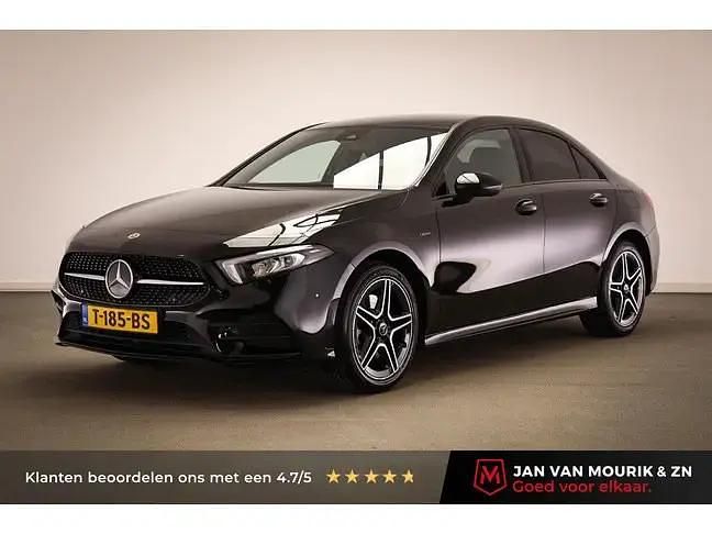 Zwart Gebruikt 2021 Mercedes A250 Premium Plus Hatchback | € 24.900 (Goede deal) - Afbeelding 1/4