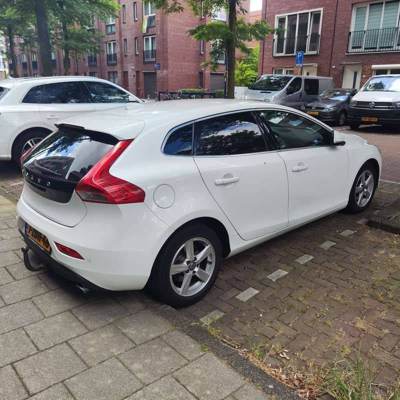 Wit Gebruikt 2014 Volvo V40 Summum Stationwagen | € 6.950 (Duur) - Afbeelding 1/4