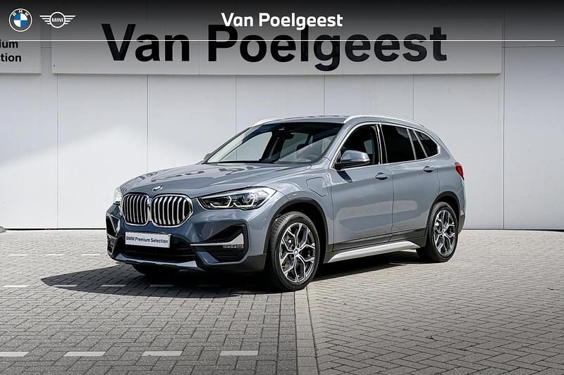 Storm bay metallic (grijs metallic) Gebruikt 2020 BMW X1 SUV | € 28.900 (Duur) - Afbeelding 1/4
