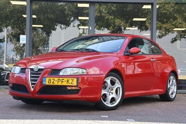 Rood Gebruikt 2004 Alfa Romeo GT Progression Coupé | € 2.845 (Eerlijke prijs) - Afbeelding 1/4