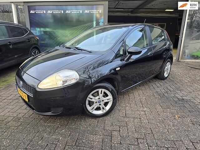 Zwart (metallic) Gebruikt 2006 Fiat Grande Punto Active Hatchback | € 999 (Eerlijke prijs) - Afbeelding 1/4