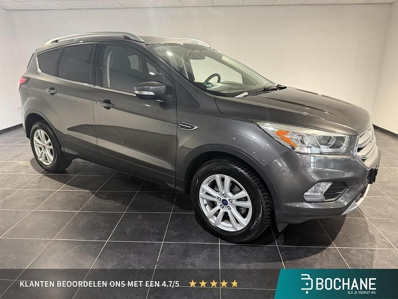 Grijs Gebruikt 2017 Ford Kuga Trend SUV | € 15.695 (Super prijs) - Afbeelding 1/4