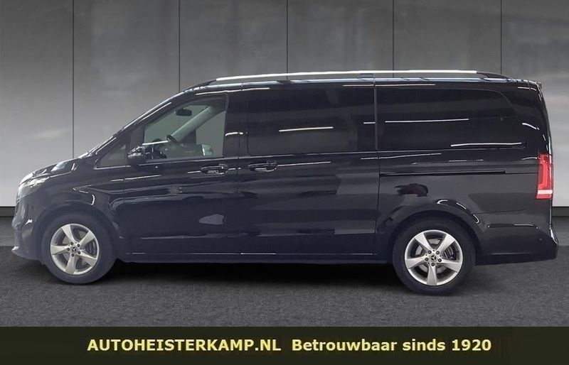 Zwart Gebruikt 2024 Mercedes V250 Edition MPV | € 52.950 (Goede deal) - Afbeelding 1/4