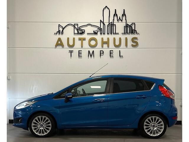 Occasion Ford Fiesta Titanium 101 PK (74 kW) 2013 Blauw Hatchback