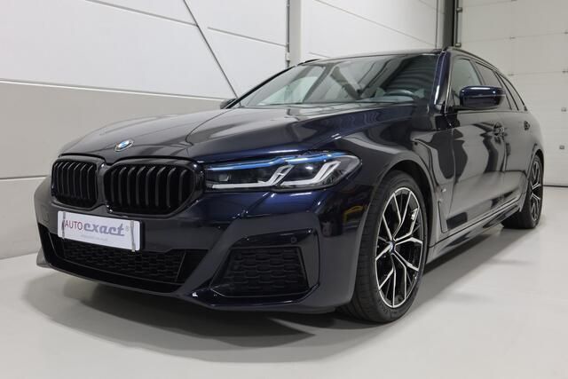 Zwart, metallic lak Gebruikt 2022 BMW 520 M Sport Stationwagen | € 39.900 (Eerlijke prijs) - Afbeelding 1/4