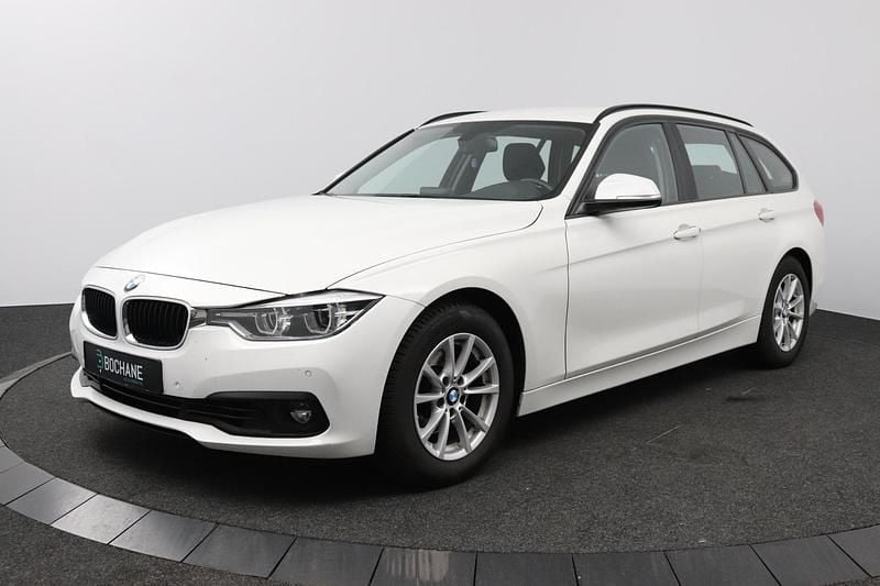 Wit Occasion 2018 BMW 320 Executive Stationwagen | € 18.295 (Super prijs) - Afbeelding 1/4