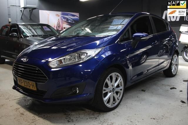 Blauw Gebruikt 2015 Ford Fiesta Titanium Hatchback | € 5.250 (Goede deal) - Afbeelding 1/4