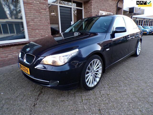 Blauw Gebruikt 2010 BMW 520 Executive Sedan | € 7.950 (Eerlijke prijs) - Afbeelding 1/4