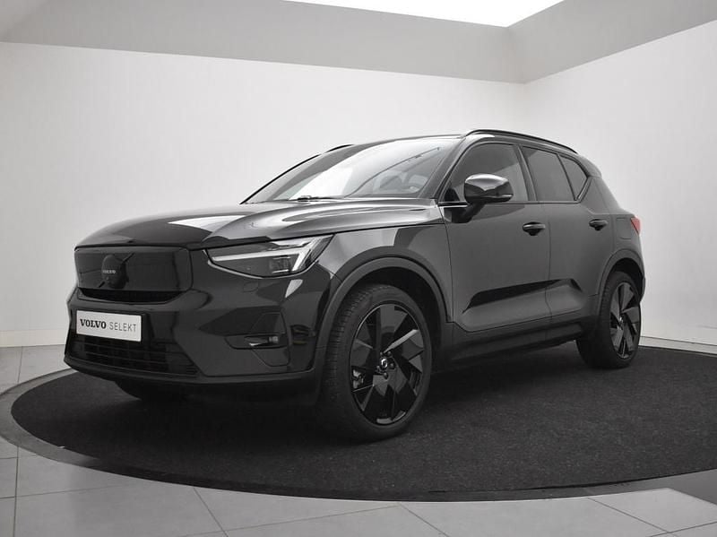 Zwart Gebruikt 2024 Volvo EX40 Plus SUV | € 41.900 (Eerlijke prijs) - Afbeelding 1/4