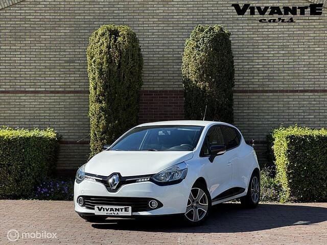 Wit Gebruikt 2015 Renault Clio IV Night&Day Hatchback | € 6.995 (Eerlijke prijs) - Afbeelding 1/4