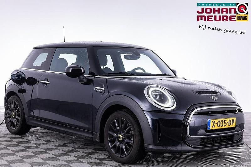 Blauw Occasion 2023 Mini Cooper Hatchback | € 19.490 (Super prijs) - Afbeelding 1/4