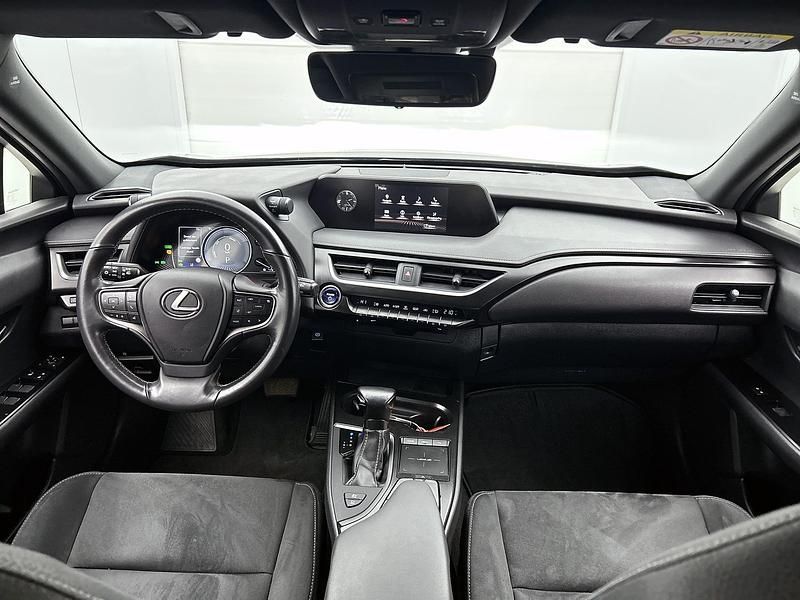 Occasion Lexus UX 184 PK (135 kW) 2020 Grijs SUV