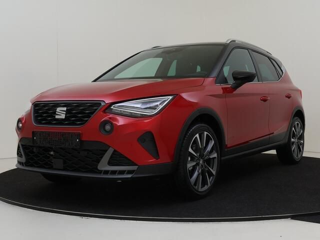 Rood Nieuw 2024 Seat Arona FR SUV | € 31.040 (Iets duurder) - Afbeelding 1/4
