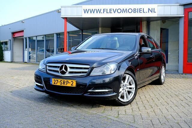 Zwart Gebruikt 2011 Mercedes C180 Avantgarde Sedan | € 13.450 (Eerlijke prijs) - Afbeelding 1/4