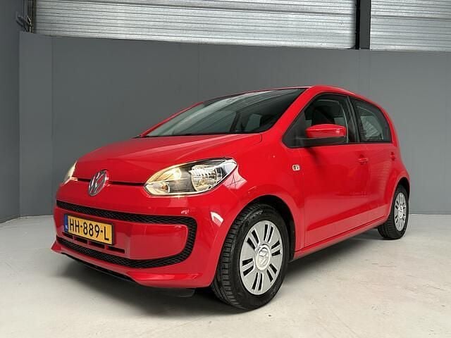 Rood Occasion 2015 VW up! move up! Hatchback | € 3.999 (Goede deal) - Afbeelding 1/4