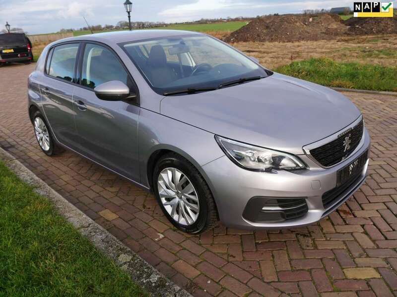 Grijs, metallic lak Gebruikt 2018 Peugeot 308 Hatchback | € 6.999 (Super prijs) - Afbeelding 1/3