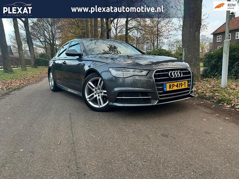 Grijs Gebruikt 2018 Audi A6 S-Line Sedan | € 24.845 (Goede deal) - Afbeelding 1/4