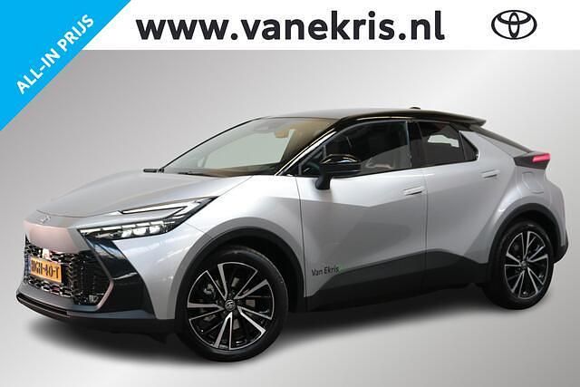 Grijs Gebruikt 2025 Toyota C-HR+ Executive SUV | € 45.249 - Afbeelding 1/4