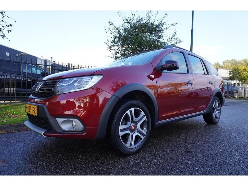 Rood Gebruikt 2020 Dacia Logan MCV Stepway Stationwagen | € 10.945 (Eerlijke prijs) - Afbeelding 1/4