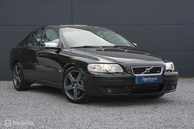 Zwart, metallic lak Gebruikt 2004 Volvo S60 Sedan | € 13.960 - Afbeelding 1/4