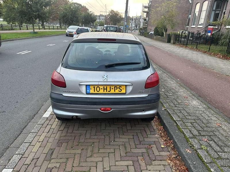 Occasion Peugeot 206 75 PK (55 kW) 2001 Grijs Hatchback