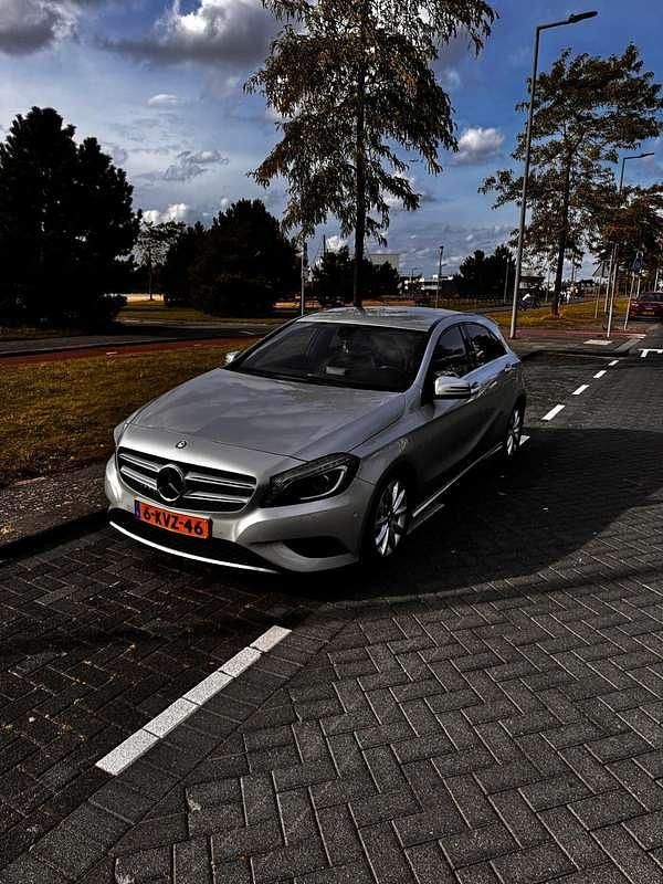 Occasion Mercedes A180 Edition 122 PK (89 kW) 2013 Zilver Hatchback