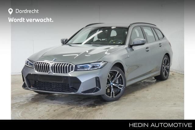 Grijs Gebruikt 2024 BMW 330 M Sport Stationwagen | € 45.895 (Eerlijke prijs) - Afbeelding 1/4