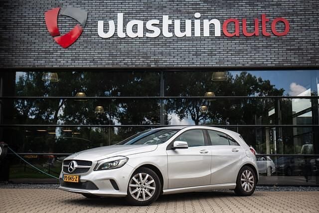 Grijs Gebruikt 2017 Mercedes A160 Ambition Hatchback | € 14.950 (Goede deal) - Afbeelding 1/4