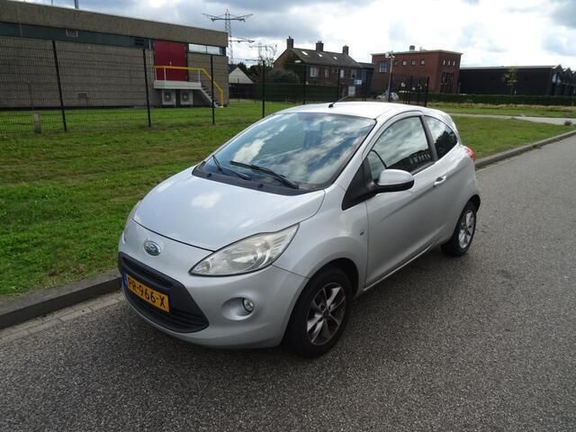 Grijs Occasion 2009 Ford Ka Trend Hatchback | € 1.895 (Eerlijke prijs) - Afbeelding 1/4