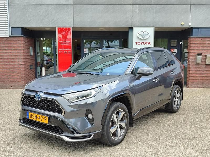 Grijs Gebruikt 2021 Toyota RAV4 Style SUV | € 38.440 (Iets duurder) - Afbeelding 1/4
