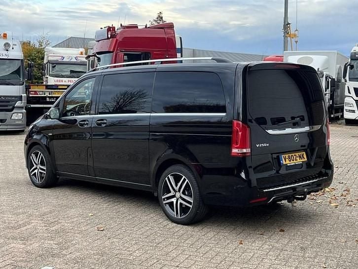 Occasion Mercedes V250 Avantgarde 190 PK (139 kW) 2017 Zwart (metallic) MPV