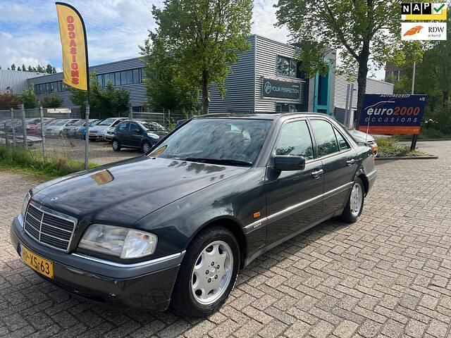Zwart Gebruikt 1994 Mercedes C180 Sedan | € 1.950 - Afbeelding 1/4