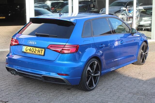 Occasion Audi A3 Sportback S-Line 150 PK (110 kW) 2019 Blauw (metallic) Hatchback