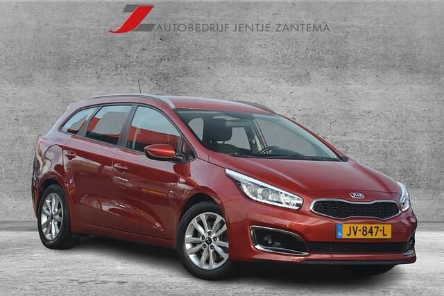 Rood (metallic) Gebruikt 2016 Kia Ceed Sportswagon First Edition Stationwagen | € 10.900 (Eerlijke prijs) - Afbeelding 1/4