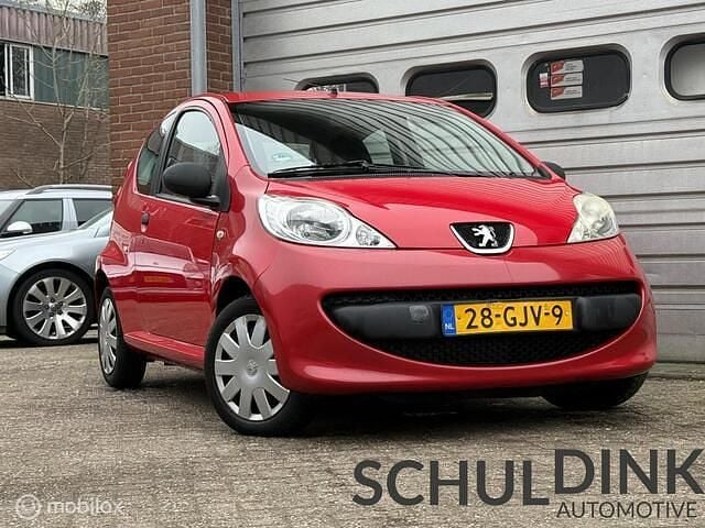 Rood Occasion 2008 Peugeot 107 Hatchback | € 1.299 (Goede deal) - Afbeelding 1/4