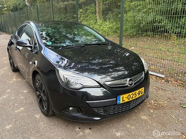 Zwart Gebruikt 2012 Opel Astra GTC Sport Coupé | € 9.500 (Iets duurder) - Afbeelding 1/4