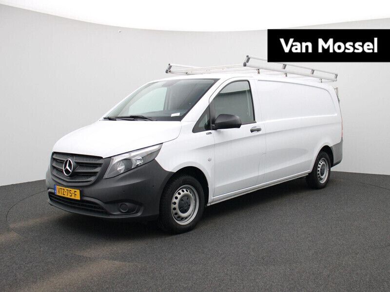 Wit Gebruikt 2023 Mercedes Vito MPV | € 24.900 (Goede deal) - Afbeelding 1/4