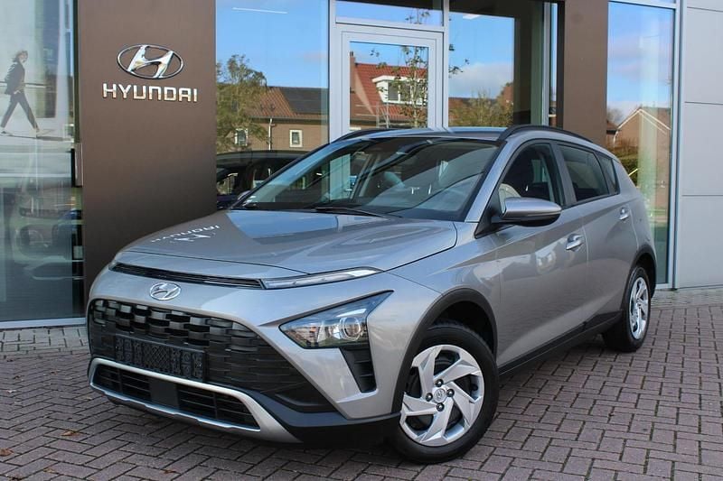 Brass metallic (r3w) Gebruikt 2022 Hyundai Bayon Comfort SUV | € 16.800 (Eerlijke prijs) - Afbeelding 1/4