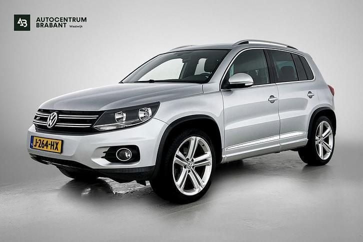 Grijs Occasion 2015 VW Tiguan R-line SUV | € 11.995 (Goede deal) - Afbeelding 1/3