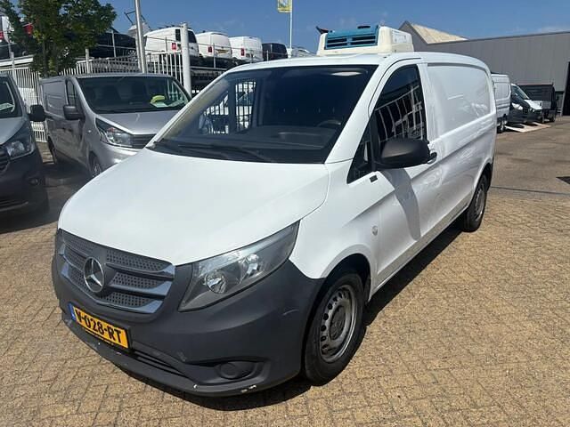 Wit Gebruikt 2016 Mercedes Vito MPV | € 11.750 (Eerlijke prijs) - Afbeelding 1/4