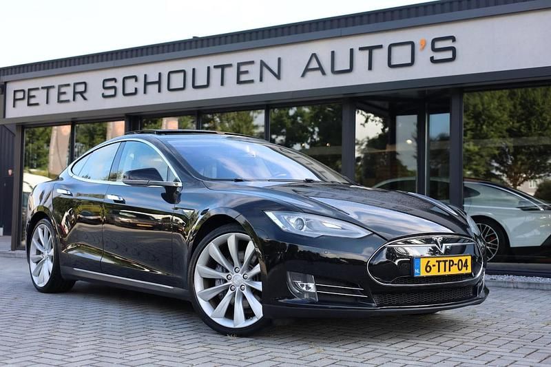Zwart Gebruikt 2014 Tesla Model S Hatchback | € 19.950 (Iets duurder) - Afbeelding 1/4