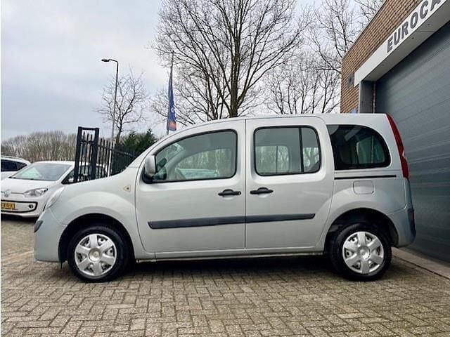 Occasion Renault Kangoo Expression 106 PK (77 kW) 2010 Grijs (metallic) MPV