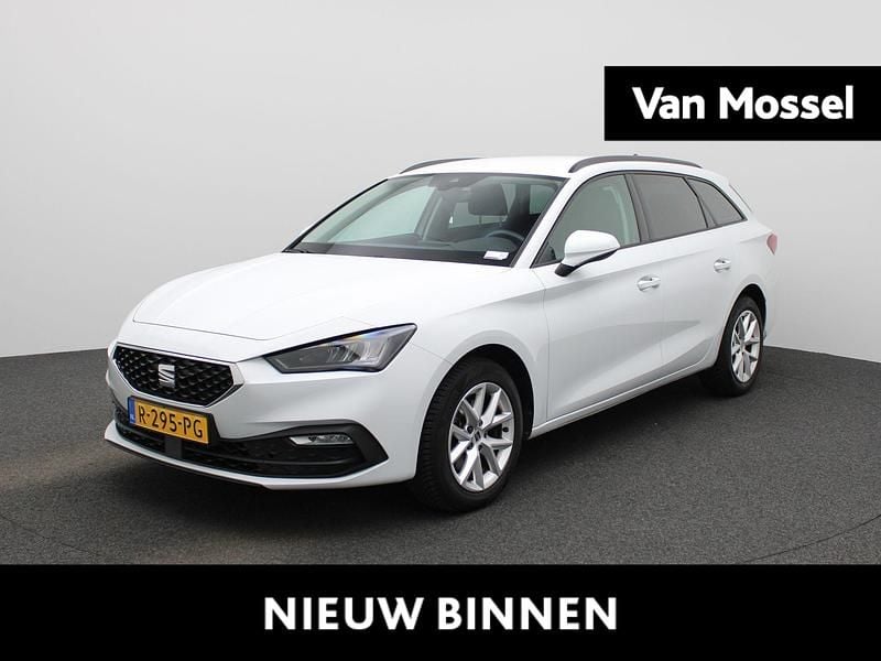 Wit Occasion 2022 Seat Leon Reference Stationwagen | € 16.900 (Eerlijke prijs) - Afbeelding 1/4