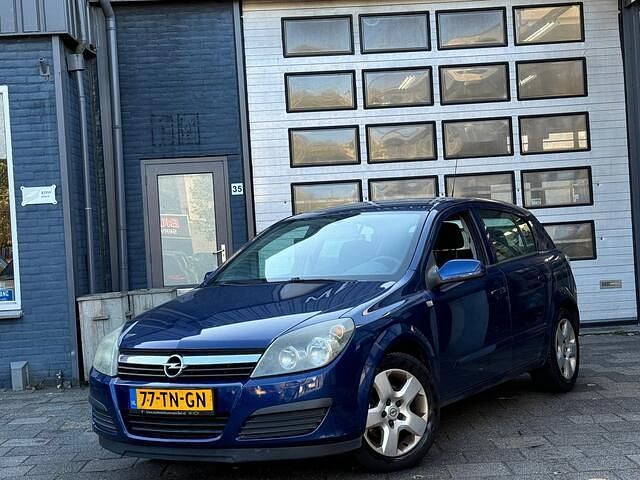 Blauw Occasion 2006 Opel Astra Edition Hatchback | € 1.495 (Eerlijke prijs) - Afbeelding 1/4